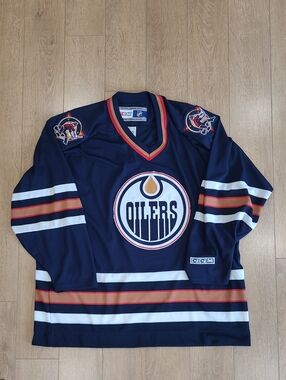 Vintage CCM Edmonton Oilers Jersey Navy Licensed Hockey Jersey